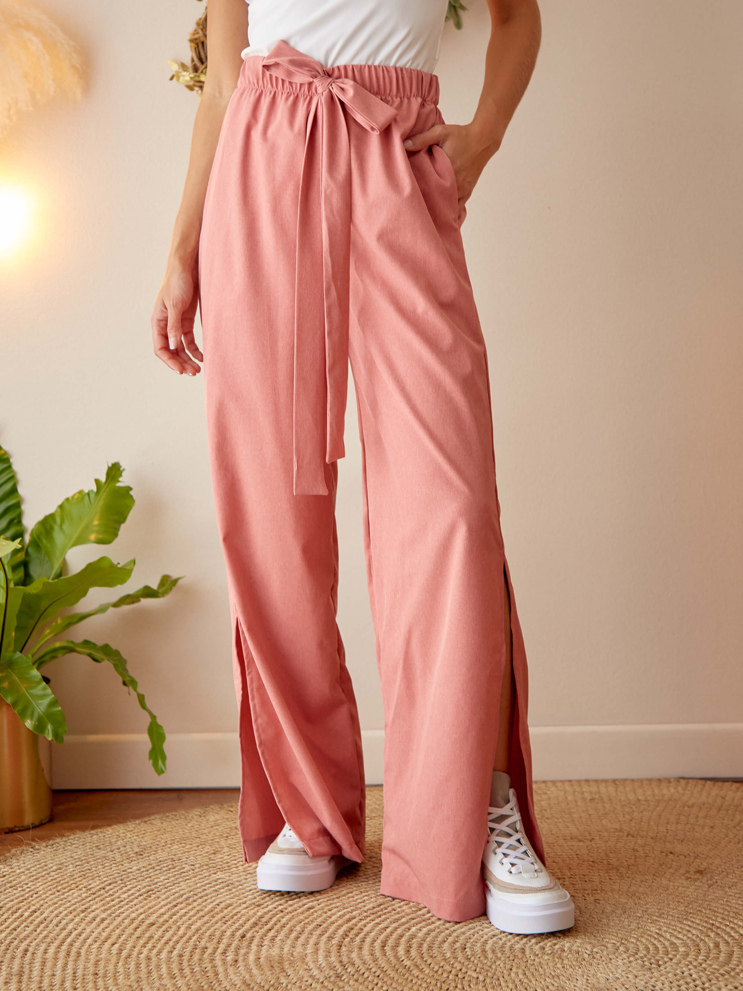 Pantalon Con Abertura Palo De Rosa