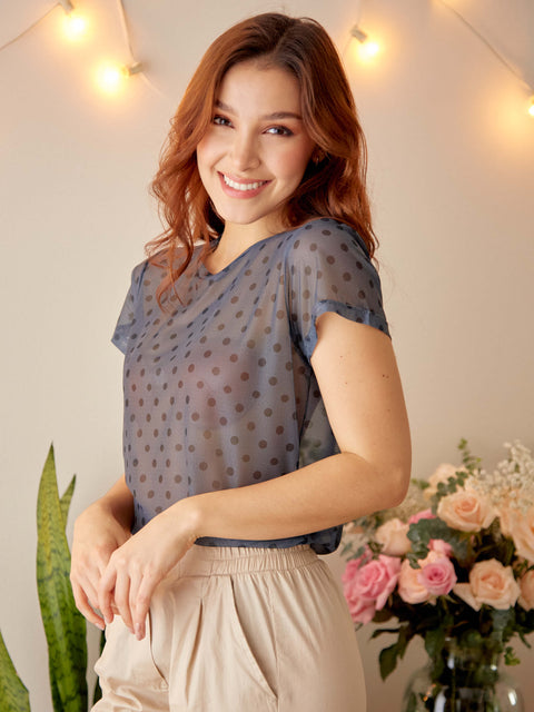 Camiseta Manga Corta En Malla Estampada Pepas Gris